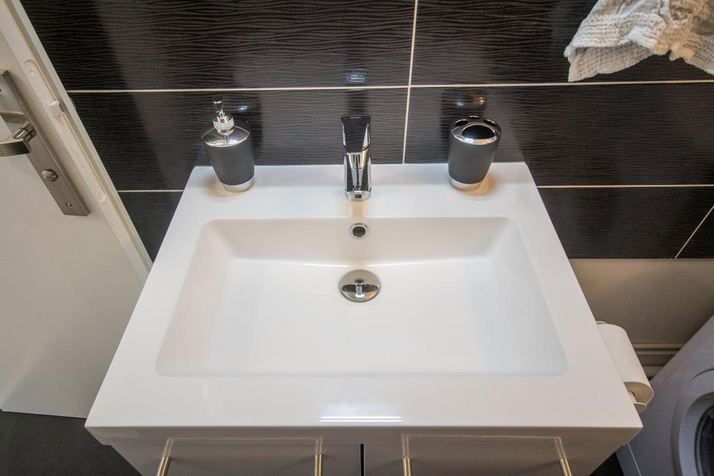 Sweethome Dijon - Black & White ภายนอก รูปภาพ